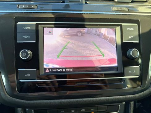 Used 2019 Volkswagen Tiguan S image 22