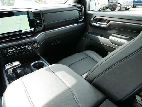Used 2023 GMC Sierra 1500 SLT w/ SLT Premium Plus Package AWD/4WD image 20