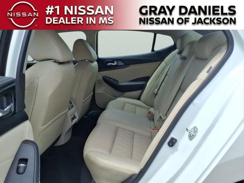 Used 2023 Nissan Maxima Platinum w/ Sport Mat Group FWD image 25