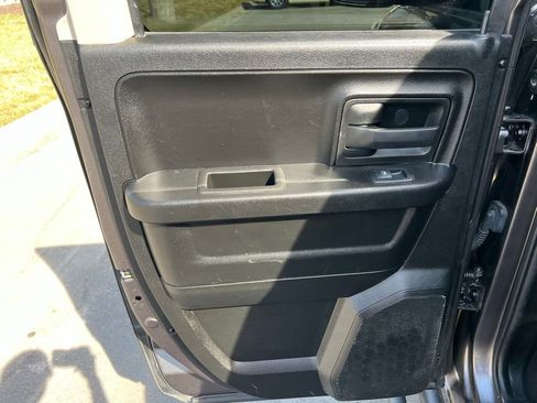 Used 2019 RAM 1500 Express w/ Express Value Package AWD/4WD image 13