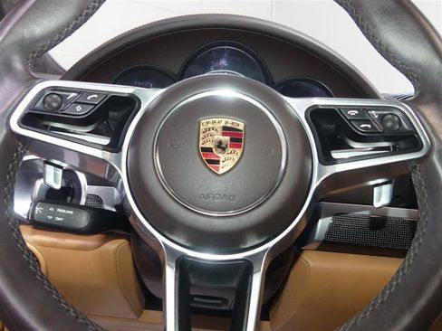 Used 2016 Porsche Cayenne GTS AWD/4WD image 32