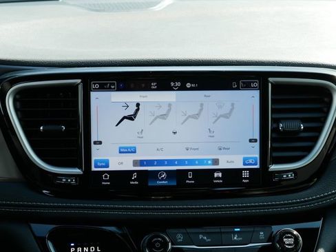 New 2026 Chrysler Pacifica Select image 14