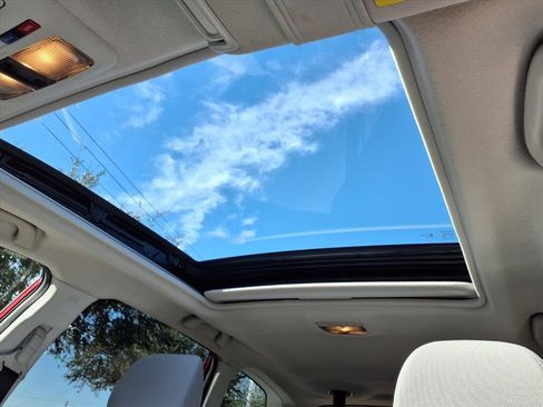 Used 2017 Subaru Forester 2.5i Premium image 16