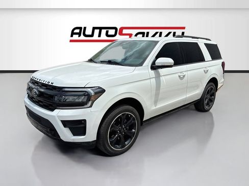 Used 2024 Ford Expedition Limited RWD image 3