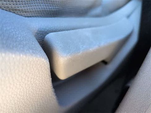 Used 2010 Ford Focus SE image 16