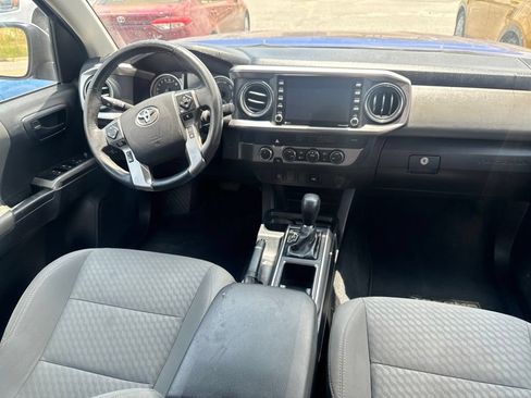 Used 2022 Toyota Tacoma SR5 AWD/4WD image 10