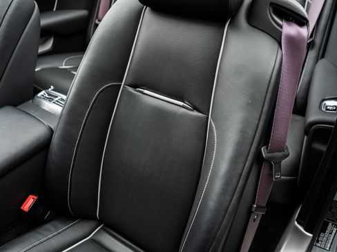 Used 2020 Rolls-Royce Dawn RWD image 29