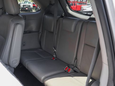 Used 2019 Toyota Highlander XLE image 39