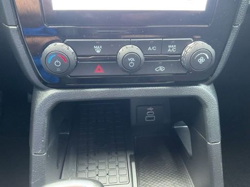 Used 2024 Ford Ranger XLT w/ FX4 Off-Road Package AWD/4WD image 7