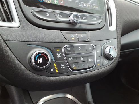 Used 2022 Chevrolet Malibu LT image 19