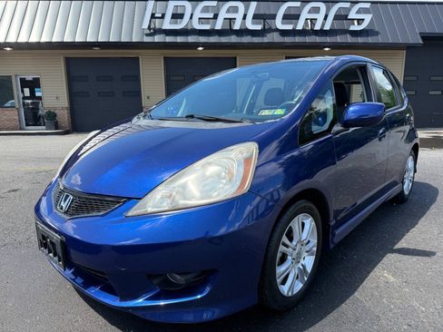 Used 2011 Honda Fit Sport image 1