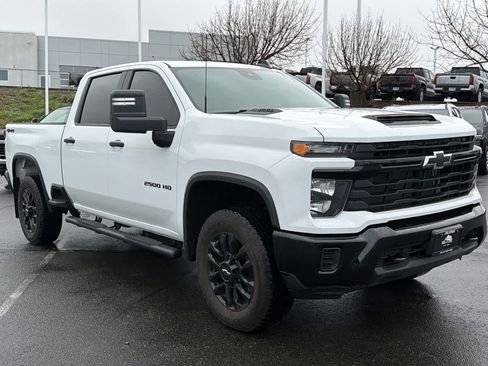 Used 2025 Chevrolet Silverado 2500 Custom w/ Custom Convenience Package image 3