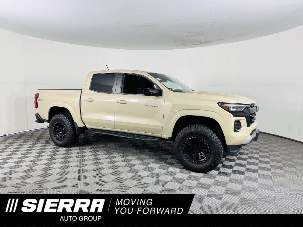 Used 2023 Chevrolet Colorado Z71 AWD/4WD image 1