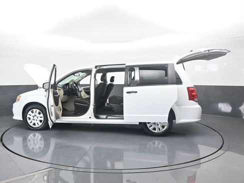 Used 2020 Dodge Grand Caravan SE image 63