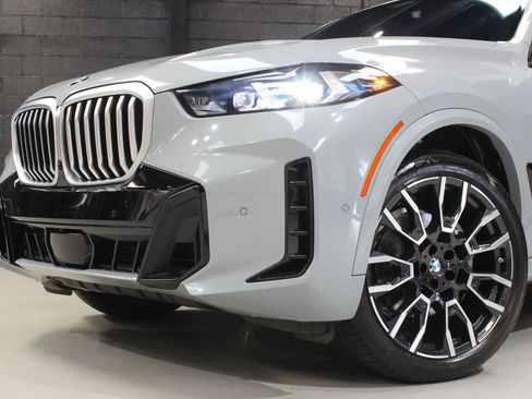 Used 2024 BMW X5 sDrive40i w/ M Sport Package image 5