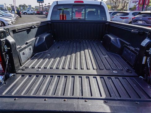 Used 2018 Toyota Tacoma SR5 w/ SR5 Appearance Package (SM) image 24