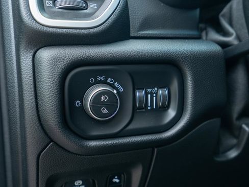 Used 2019 RAM 1500 Big Horn AWD/4WD image 21