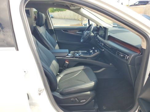 Certified 2022 Lincoln Nautilus Reserve w/ Equipment Group 201A image 9