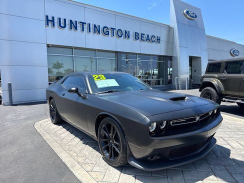 Used 2023 Dodge Challenger R/T RWD image 1