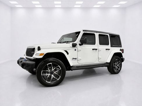 Used 2024 Jeep Wrangler Unlimited w/ Convenience Group AWD/4WD image 6