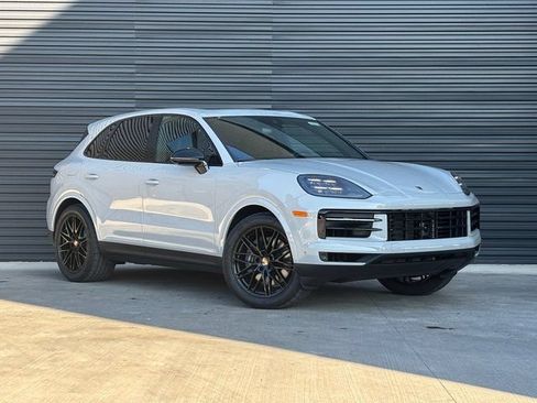 Certified 2026 Porsche Cayenne AWD/4WD image 9