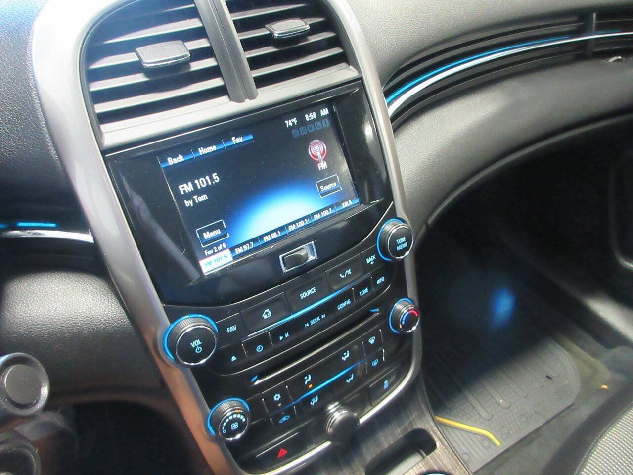 Used 2015 Chevrolet Malibu LT FWD image 19
