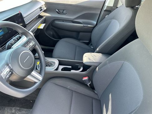 New 2026 Hyundai Kona SE image 18
