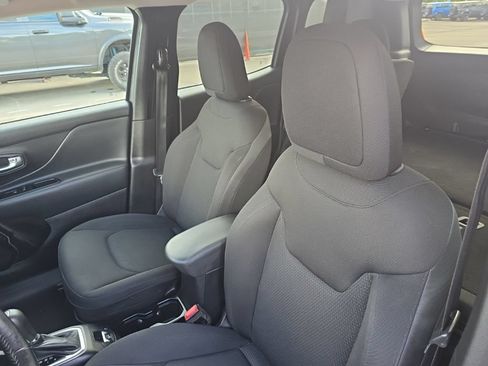 Certified 2020 Jeep Renegade Altitude FWD image 15