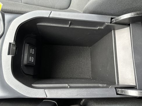 Used 2025 Toyota RAV4 XLE AWD/4WD image 25