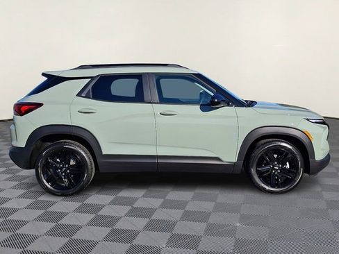 New 2026 Chevrolet TrailBlazer LT w/ Midnight Edition FWD image 5