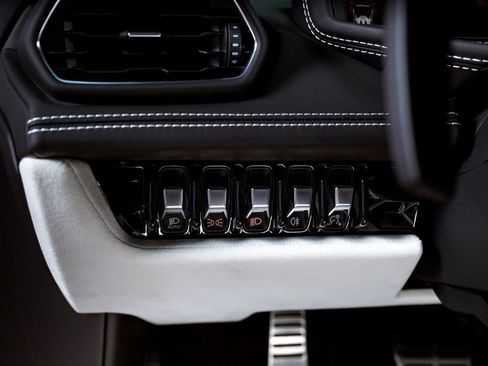 Used 2024 Lamborghini Huracan EVO AWD/4WD image 28