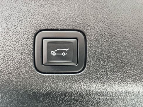 Certified 2023 Chevrolet Tahoe High Country AWD/4WD image 13