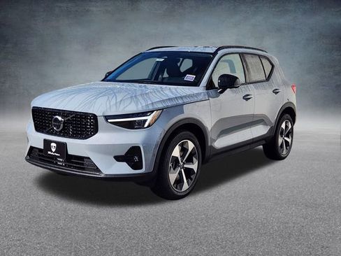 New 2026 Volvo XC40 B5 Plus w/ Protection Package Premier image 3