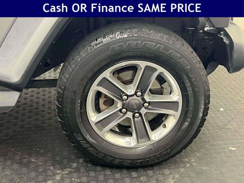 Used 2020 Jeep Wrangler Unlimited Sahara AWD/4WD image 4