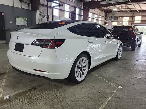 Used 2023 Tesla Model 3 Standard Range RWD image 5