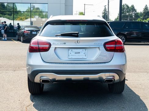 Used 2020 Mercedes-Benz GLA 250 4MATIC w/ Premium Package image 5