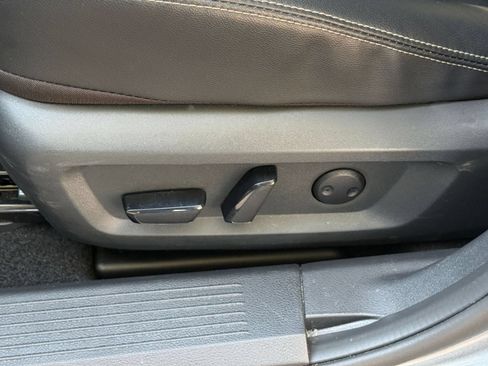 Used 2026 Nissan Rogue SL AWD/4WD image 19