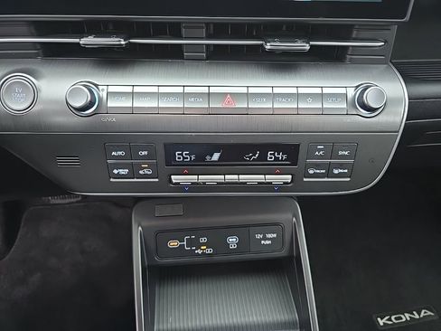 Certified 2024 Hyundai Kona SE image 14