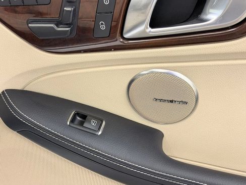 Used 2014 Mercedes-Benz SLK 250 image 23