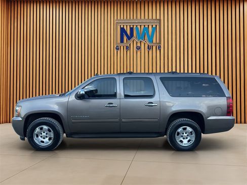 Used 2012 Chevrolet Suburban LT AWD/4WD image 18