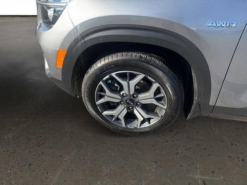 Used 2021 Kia Seltos EX image 9