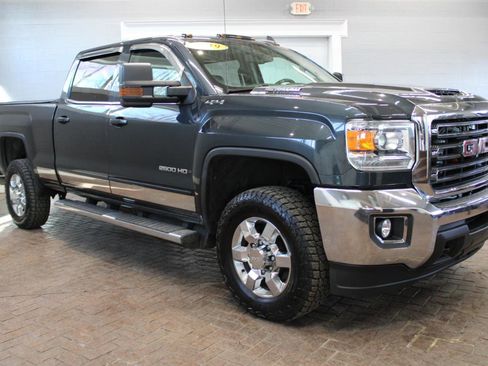 Used 2019 GMC Sierra 2500 SLE w/ SLE Preferred Package image 19