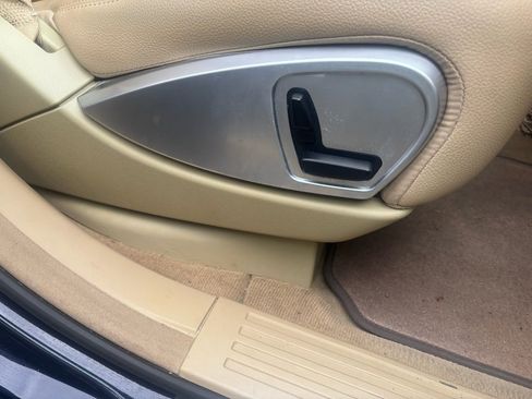 Used 2010 Mercedes-Benz R 350 4MATIC image 29