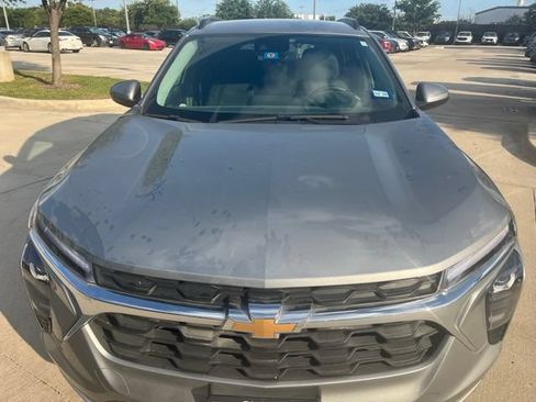 Used 2024 Chevrolet Trax LT w/ Driver Confidence Package FWD image 7