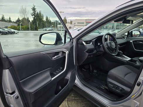 Certified 2025 Toyota RAV4 XLE image 19