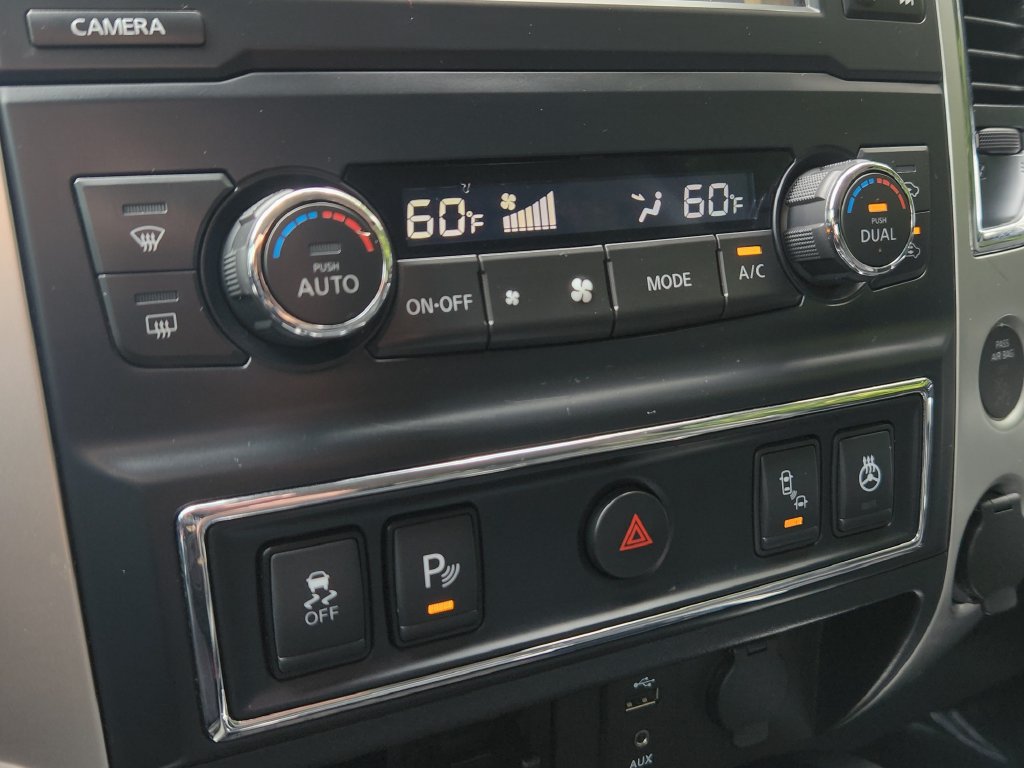 Used 2018 Nissan Titan PRO-4X w/ Pro-4x Convenience Package AWD/4WD image 29