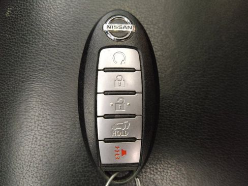 Used 2017 Nissan Pathfinder Platinum w/ Midnight Edition Package AWD/4WD image 32