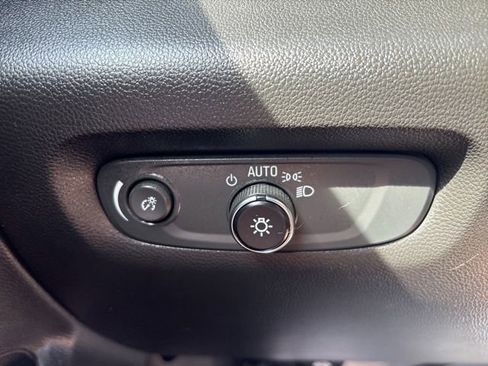 Used 2023 Chevrolet Traverse RS image 43