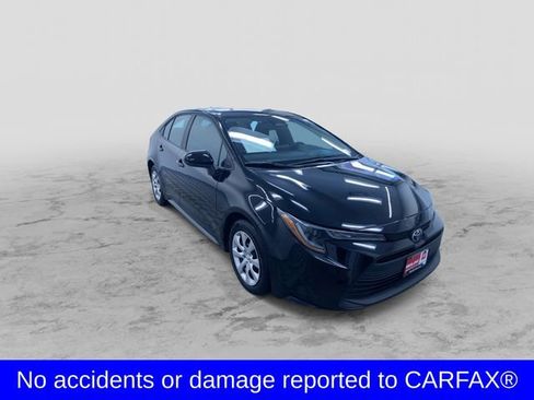 Used 2025 Toyota Corolla LE image 3