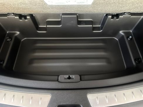 Used 2024 Buick Enclave Essence w/ Sport Touring Edition FWD image 40